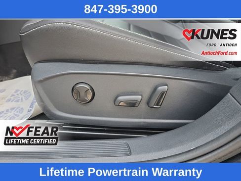 Used 2024 Volkswagen Jetta SE image 16