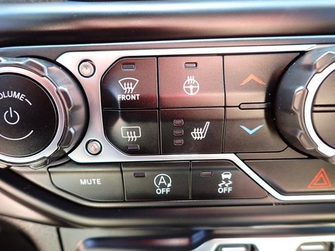 Used 2020 Jeep Gladiator Rubicon w/ Dual Top Group AWD/4WD image 20
