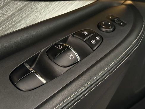 Used 2018 Nissan Murano Platinum w/ Cargo Package image 14