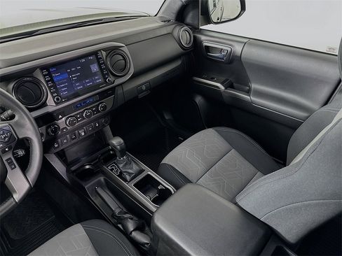 Used 2021 Toyota Tacoma TRD Off-Road image 23
