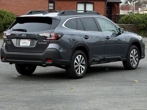 Used 2025 Subaru Outback Premium image 2