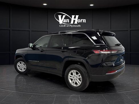 Used 2023 Jeep Grand Cherokee Laredo w/ Luxury Tech Group I image 3