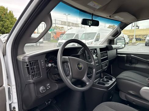 Used 2024 Chevrolet Express 2500 w/ Driver Convenience Package image 15