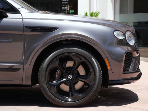 Used 2022 Bentley Bentayga AWD/4WD image 6