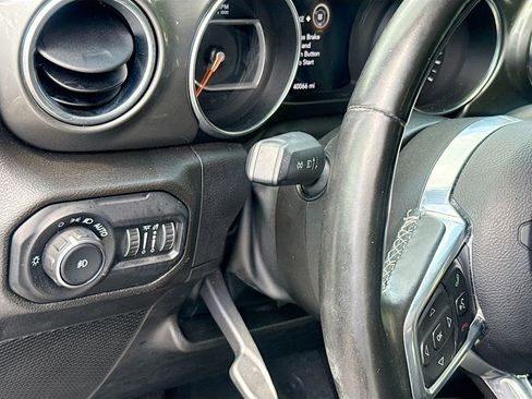 Used 2022 Jeep Wrangler Unlimited Sahara w/ LED Lighting Group AWD/4WD image 11