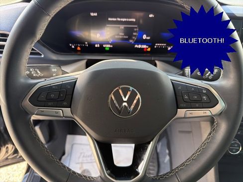 Used 2024 Volkswagen Taos SE w/ Panoramic Sunroof Package image 15