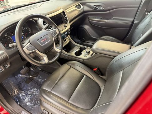Used 2023 GMC Acadia SLT AWD/4WD image 4