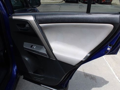 Used 2015 Toyota RAV4 LE image 19