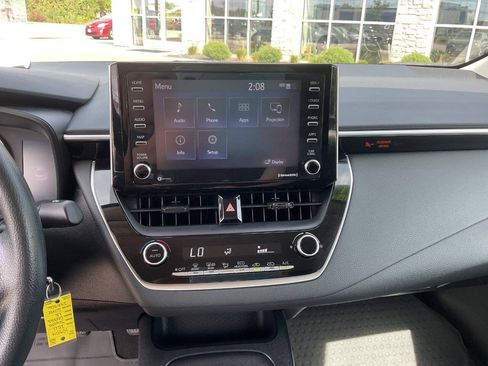 Used 2021 Toyota Corolla LE FWD image 23