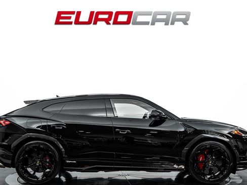 Used 2023 Lamborghini Urus Performante AWD/4WD image 6