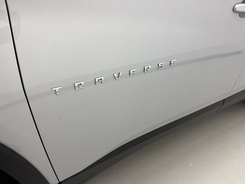 Used 2022 Chevrolet Traverse LT AWD/4WD image 16