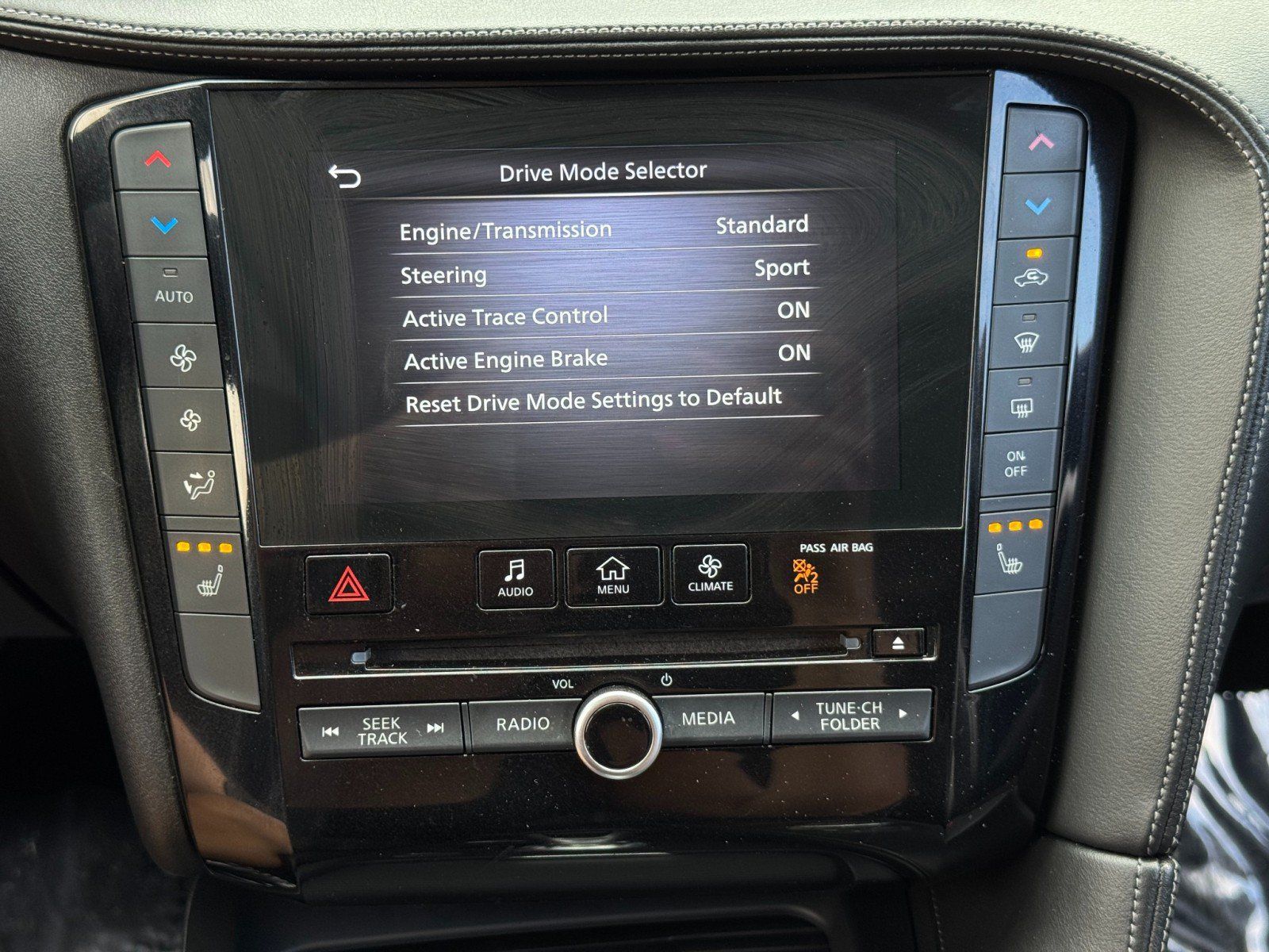 Used 2020 INFINITI QX50 Luxe w/ Navigation Package FWD image 28