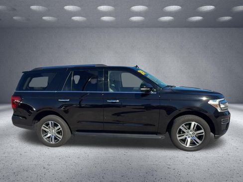 Used 2024 Ford Expedition Limited AWD/4WD image 2