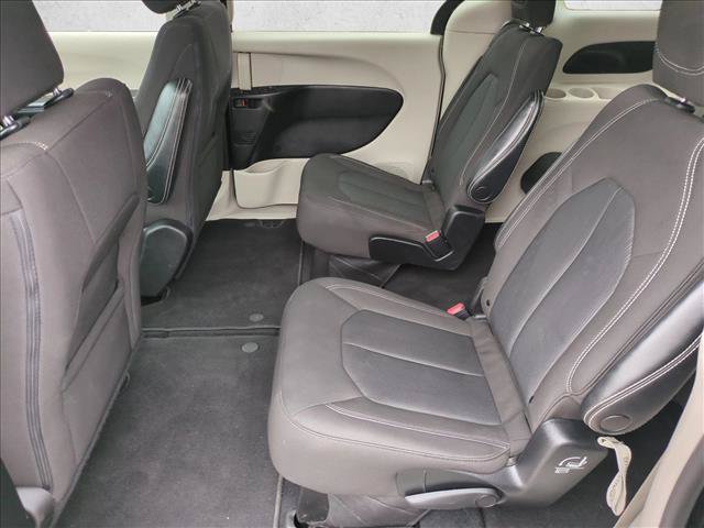 Used 2023 Chrysler Voyager LX FWD image 17