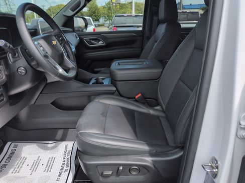 Used 2024 Chevrolet Tahoe LT w/ Luxury Package AWD/4WD image 9