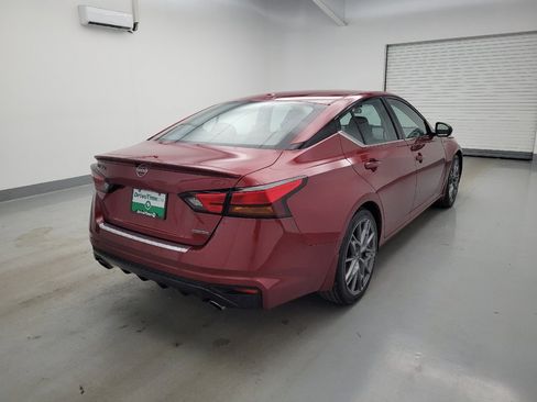 Used 2023 Nissan Altima 2.0 SR FWD image 9