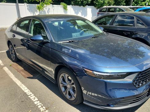 Used 2024 Honda Accord EX image 2