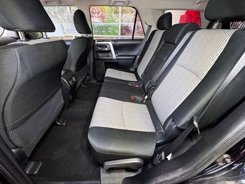 Used 2019 Toyota 4Runner SR5 AWD/4WD image 40