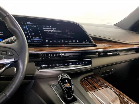 Used 2024 Cadillac Escalade ESV Premium Luxury AWD/4WD image 9