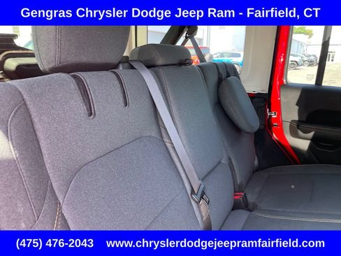 Certified 2025 Jeep Wrangler Unlimited Sahara w/ Safety Group AWD/4WD image 28