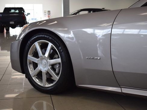 Used 2005 Cadillac XLR RWD image 21