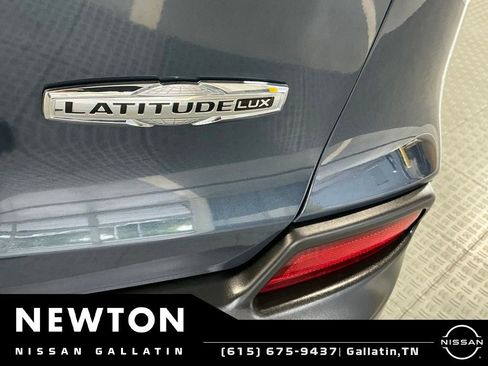 Used 2021 Jeep Cherokee Latitude Lux w/ Comfort/Convenience Group AWD/4WD image 24
