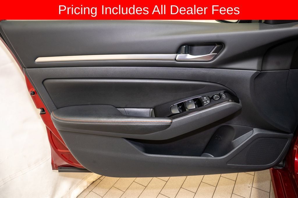 Certified 2024 Nissan Altima 2.0 SR FWD image 13