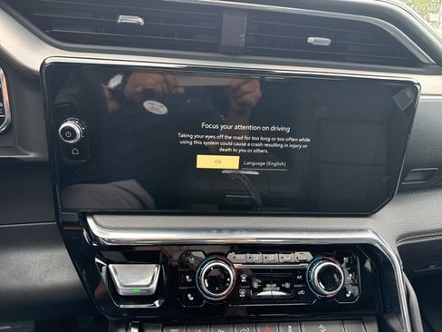 New 2025 GMC Sierra 2500 Denali w/ Denali Reserve Package image 21