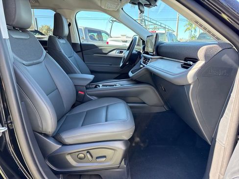 New 2026 Ford Explorer Active w/ Active Comfort Package image 22