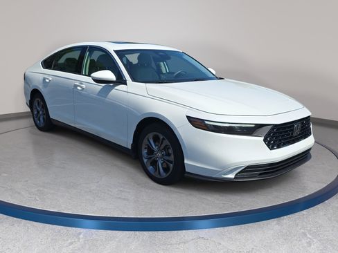 Used 2023 Honda Accord EX image 3