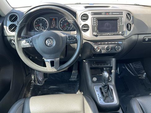 Used 2017 Volkswagen Tiguan S FWD image 16