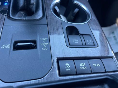 Used 2022 Toyota Highlander Limited image 22