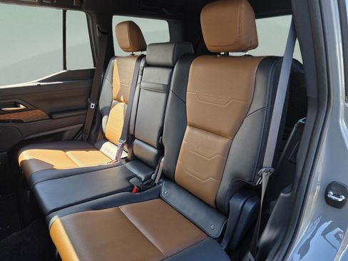 Certified 2024 Lexus GX 550 w/ Accessory Package (Z1) image 19