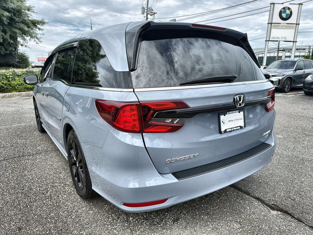 Used 2024 Honda Odyssey Sport image 12