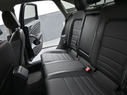 Used 2022 Volkswagen Jetta SE image 15