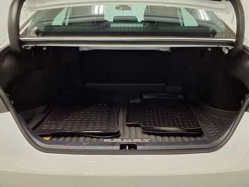 Used 2024 Toyota Camry SE image 18