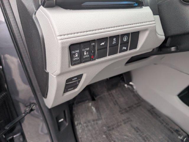 Used 2023 Honda Odyssey Elite image 25