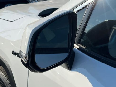 Used 2019 Toyota RAV4 XLE w/ Convenience Package AWD/4WD image 8