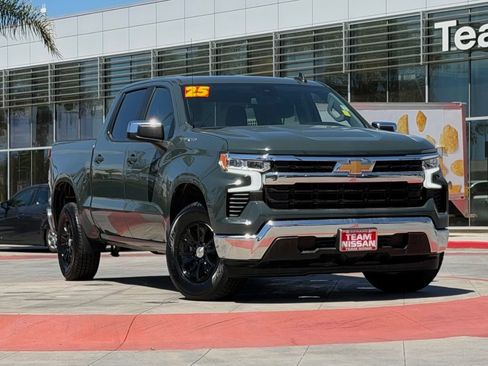 Used 2025 Chevrolet Silverado 1500 LT RWD image 2