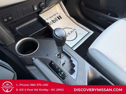 Used 2015 Toyota RAV4 LE image 18