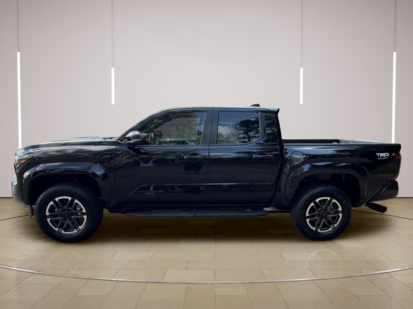 Used 2024 Toyota Tacoma TRD Sport w/ TRD Sport Upgrade Package RWD image 4