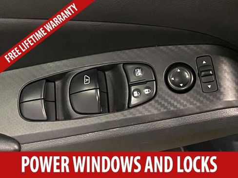 Used 2025 Nissan Altima 2.5 SV AWD/4WD image 10
