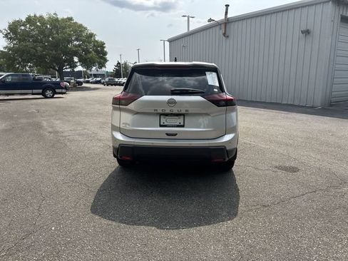 Used 2025 Nissan Rogue S FWD image 6