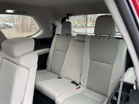 Used 2025 Toyota Grand Highlander FWD image 14