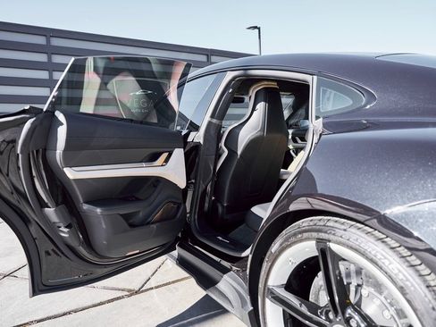 Used 2020 Porsche Taycan Turbo S AWD/4WD image 30