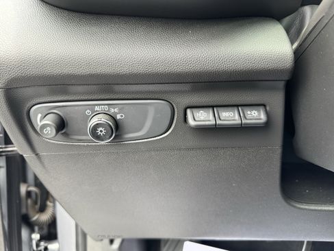 Used 2021 Buick Envision Essence w/ Technology Package I AWD/4WD image 11