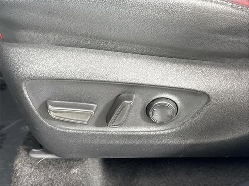 Certified 2024 Toyota Highlander XSE image 31