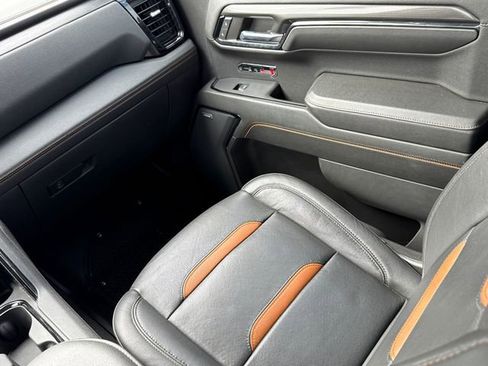 Used 2024 GMC Sierra 1500 AT4 w/ Technology Package image 16