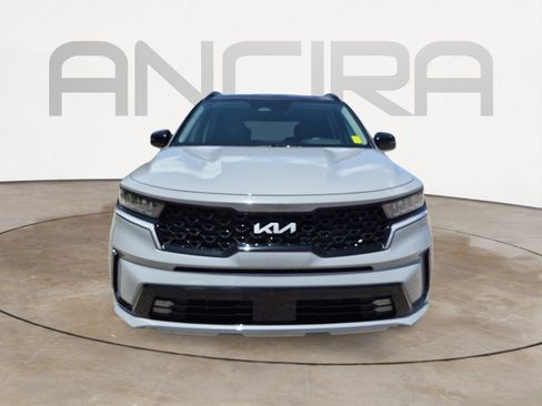 Used 2023 Kia Sorento EX w/ Panoramic Sunroof Package FWD image 4