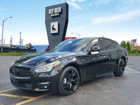Used 2015 INFINITI Q70 L 5.6 AWD/4WD image 1